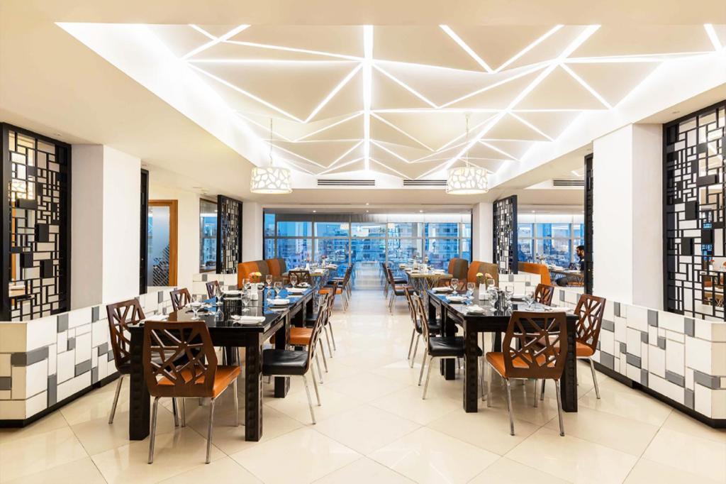 Dhaka Regency Hotel & Resort Zewnętrze zdjęcie